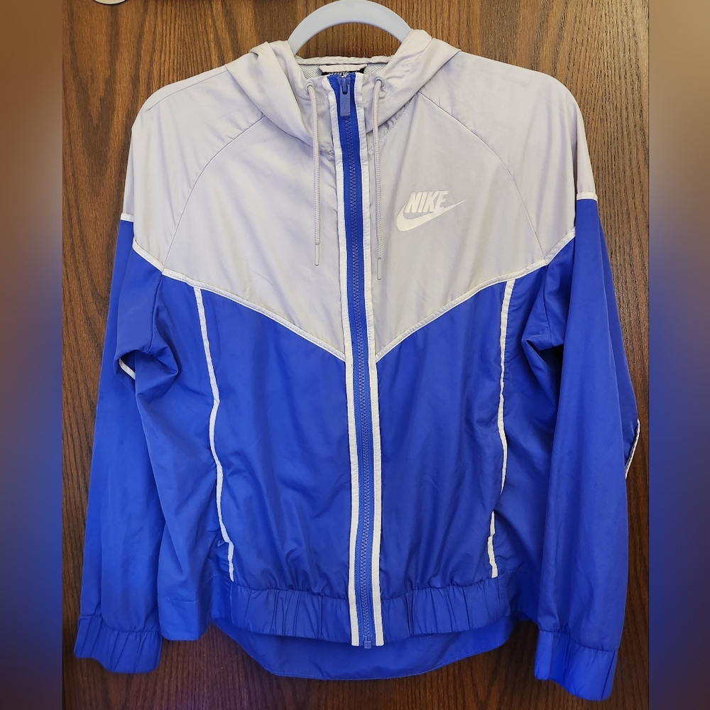 Women's Nike Windbreaker, Purple, Medium